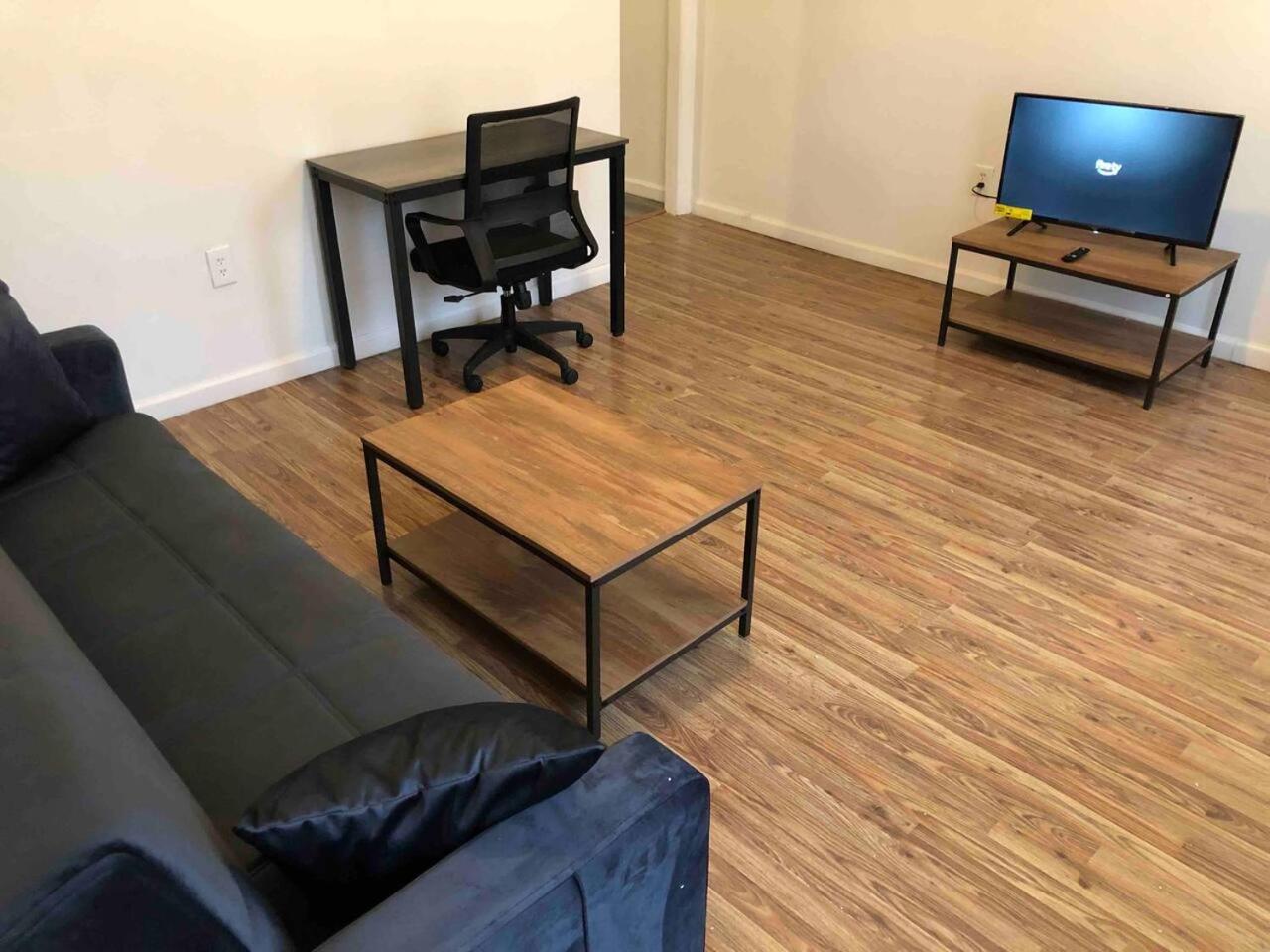 Private With 3 Bedrooms And 1 Bathroom Only 15 Minutes To Newark International Airport Ewr Elizabeth